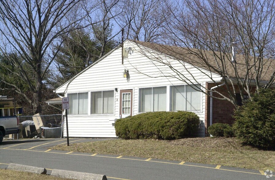 More Photos Of 9 Stanworth Rd, Kendall Park Daycare Center For Sale