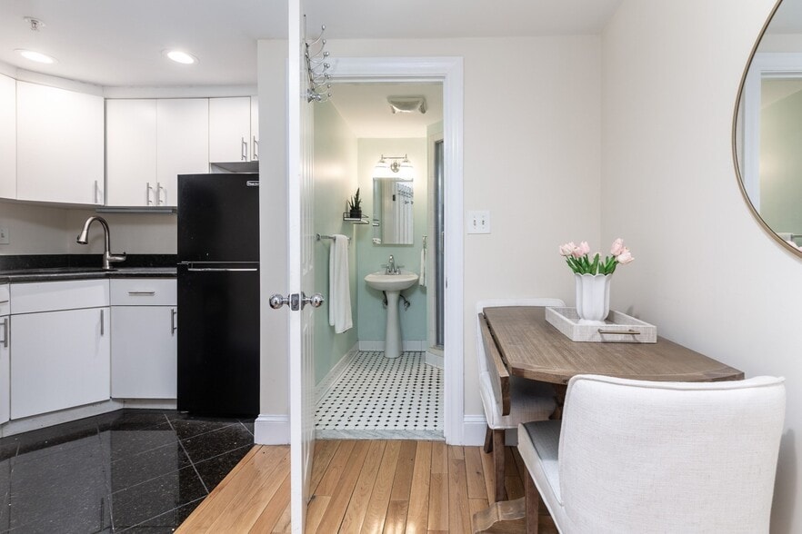 More Photos Of 230 Commonwealth, Boston Apartments For Sale