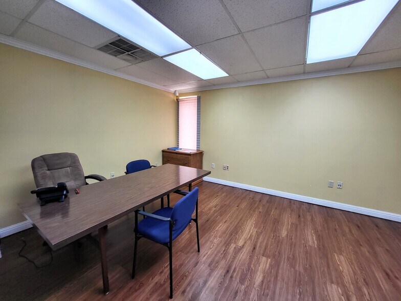 More Photos Of 603 W Main St, Glasgow Warehouse For Sale