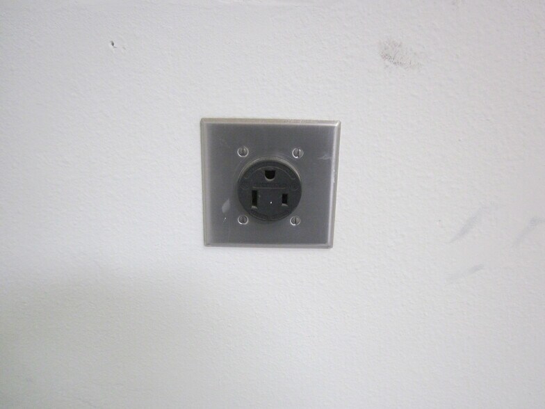 More Photos Of 77-775 Jackal Dr, Palm Desert Service For Lease