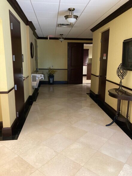 More Photos Of 6115 Lyons Rd, Coconut Creek Office For Sale