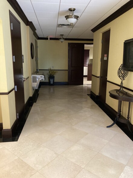 More Photos Of 6115 Lyons Rd, Coconut Creek Office For Lease