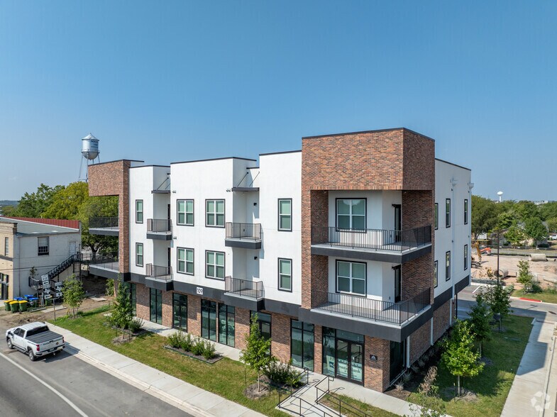 Primary Photo Of 109 N Lexington St, Manor Apartments For Lease