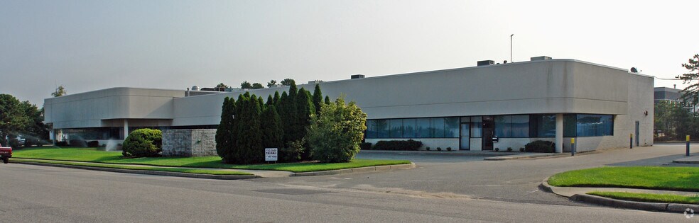 More Photos Of 23 Industrial Blvd, Medford Warehouse For Lease