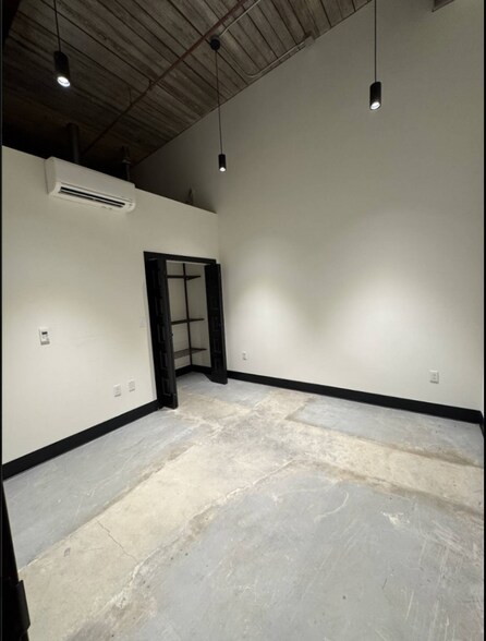 More Photos Of 1601 S Holtzclaw Ave, Chattanooga Office For Sale