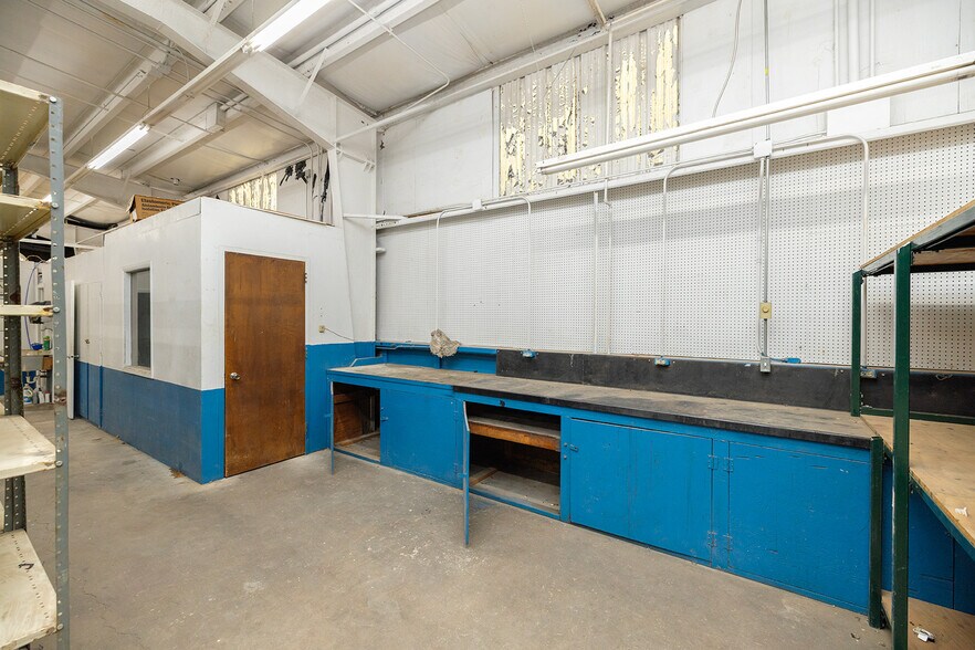 More Photos Of 130 E 10th Ave, South Hutchinson Industrial For Sale