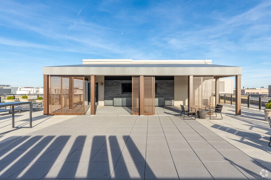 More Photos Of 950 F St NW, Washington Office For Lease