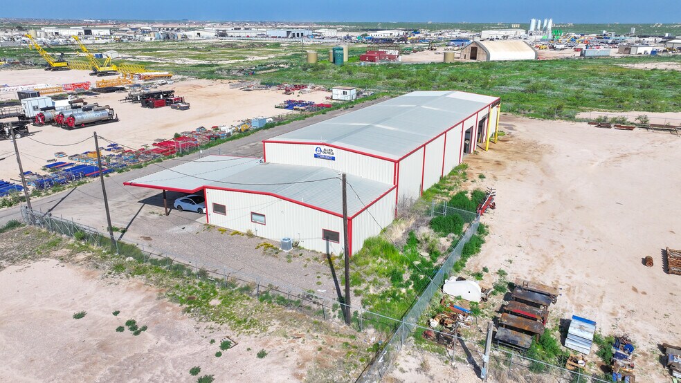 More Photos Of 12718 TX-191, Midland Warehouse For Lease