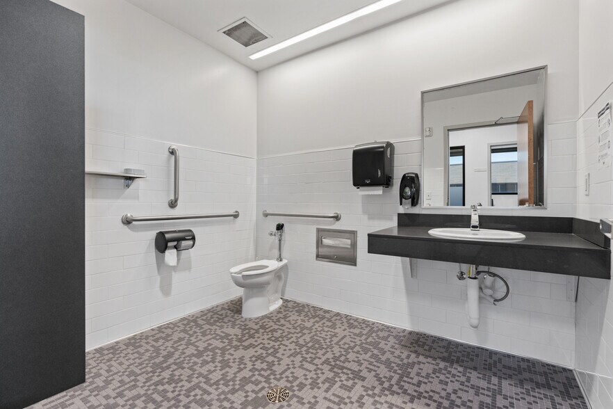 More Photos Of 1403-1405 W 2200 S, Salt Lake City Office For Lease