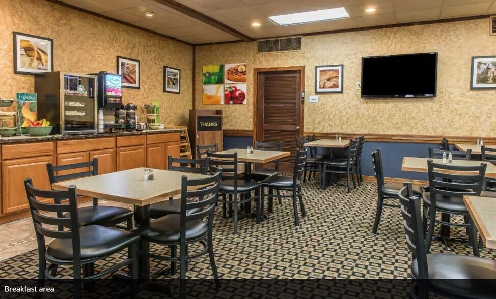 More Photos Of 3200 S Hermitage Rd, Hermitage Hotel For Sale