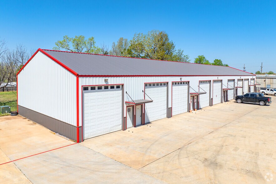 More Photos Of 308 W State Highway 152, Mustang Light Distribution For Lease