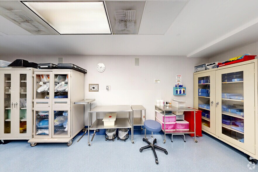 More Photos Of 555 Kinderkamack Rd, Oradell Medical For Sale