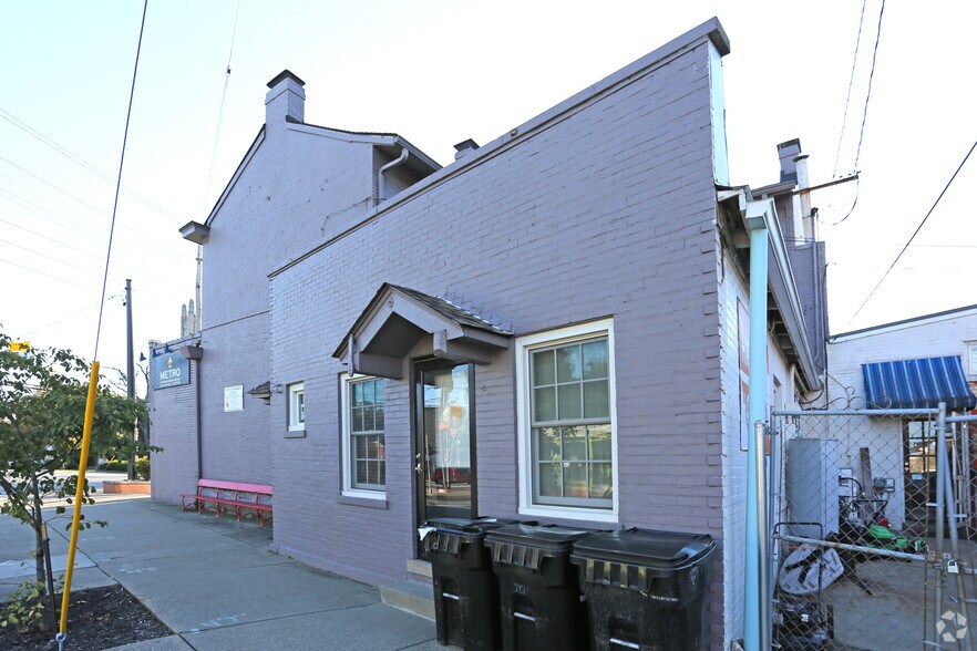 More Photos Of 2200 Dundee Rd, Louisville Office For Sale