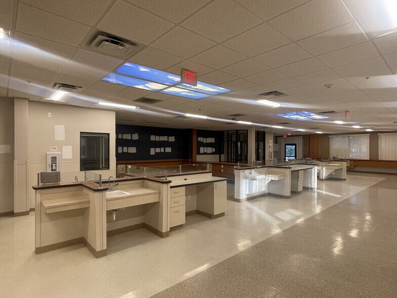 More Photos Of 630 Maplewood Dr, Jupiter Medical For Lease