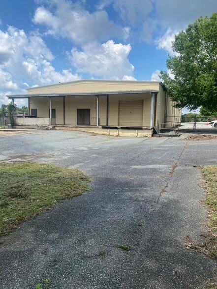 More Photos Of 3485 S Monroe St, Tallahassee Showroom For Lease
