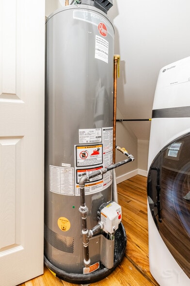 More Photos Of 6129 N Ravenswood Ave, Chicago Multifamily For Sale