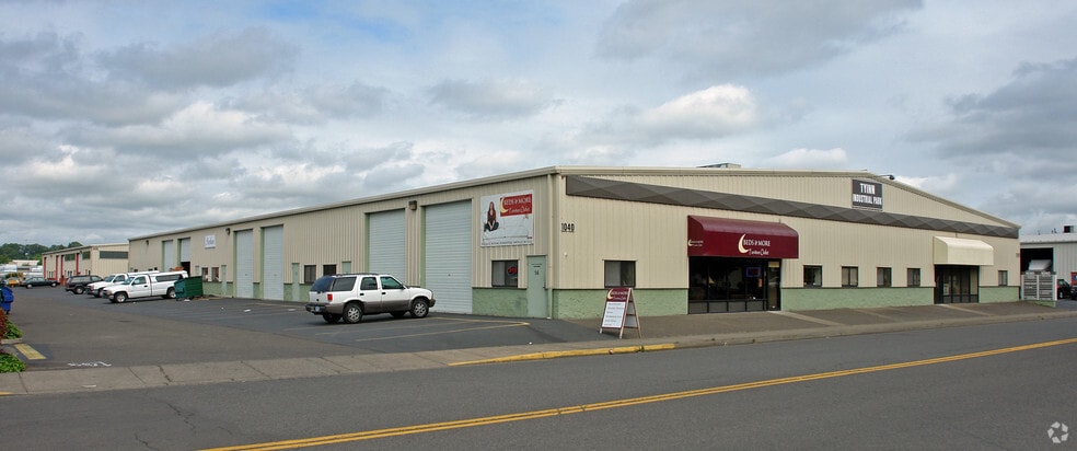 More Photos Of 1030 Tyinn St, Eugene Showroom For Lease