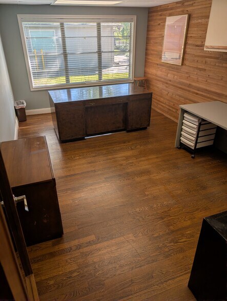 More Photos Of 1212 Antoine Dr, Houston Coworking Space