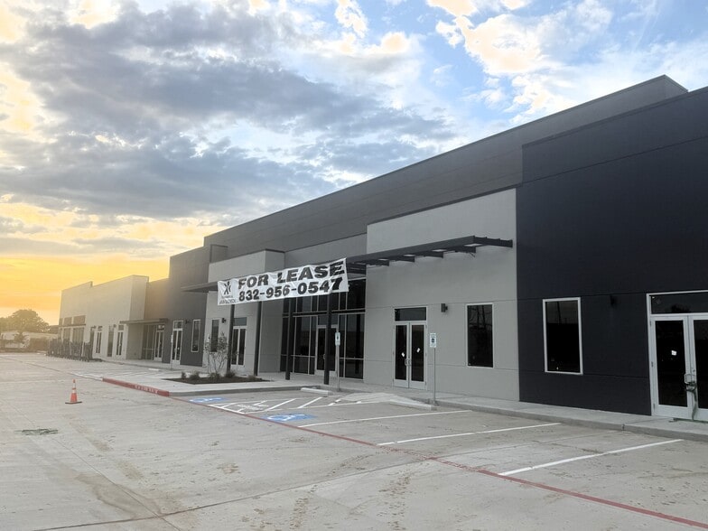 More Photos Of 1320 W League City Pky, League City Storefront For Lease