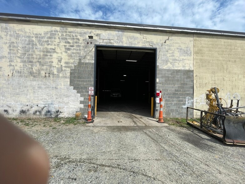 More Photos Of 1104 Southerland St, Graham Warehouse For Lease