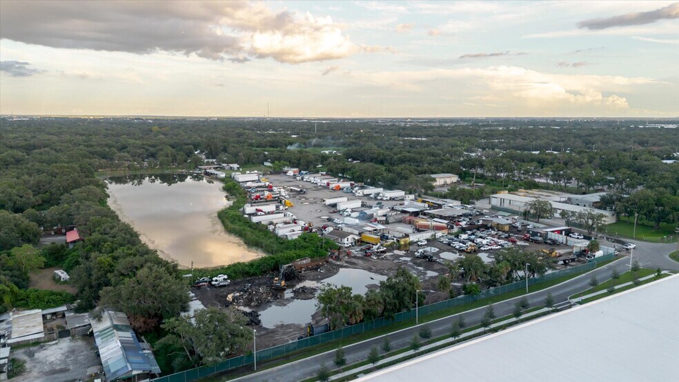 More Photos Of 5404 24th Ave S, Tampa Auto Salvage Facility For Sale