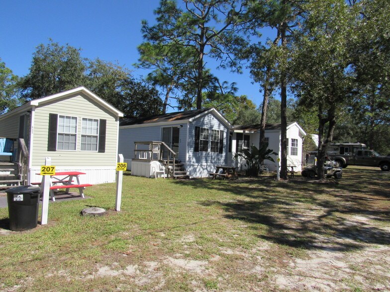 More Photos Of 13220 Houston Ave, Hudson Trailer Camper Park For Sale