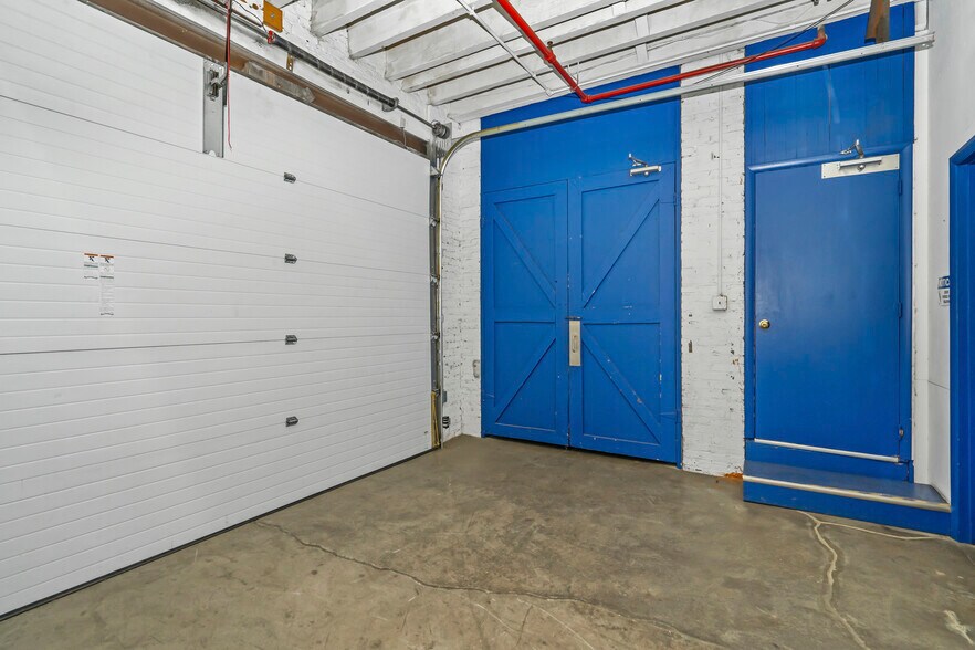 More Photos Of 1434 Fleet St, Baltimore Showroom For Lease