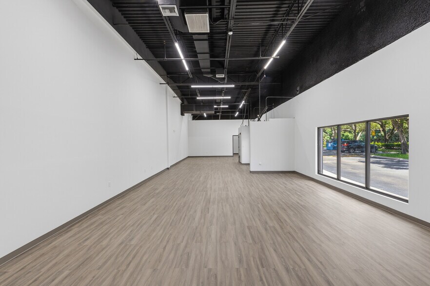 More Photos Of 11576 Pierson Rd, Wellington Warehouse For Lease