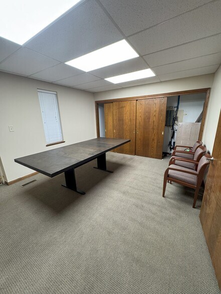 More Photos Of 105 5th St SE, Barberton Medical For Lease