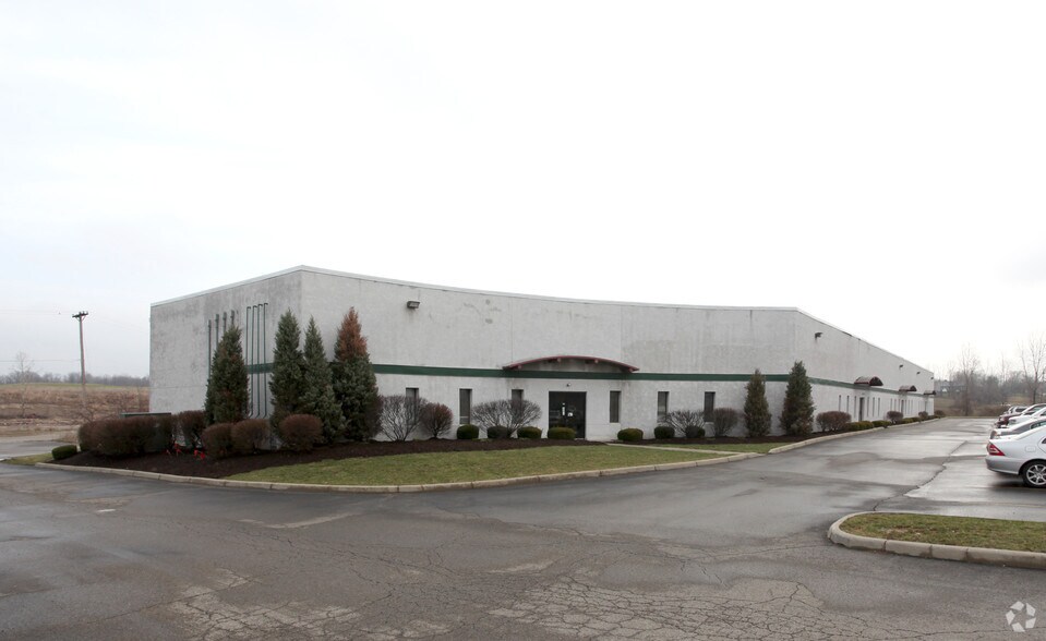 More Photos Of 1020 Claycraft Rd, Columbus Warehouse For Lease