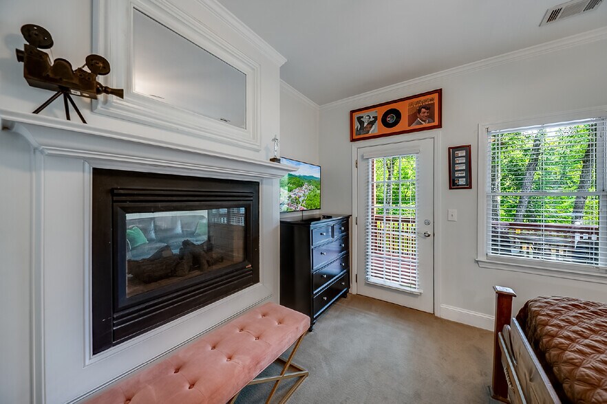 More Photos Of 892 Edelweiss Strasse, Helen Hotel For Sale