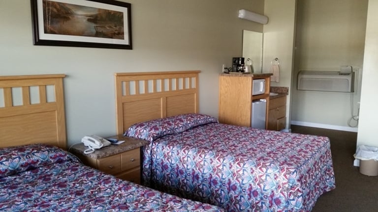 More Photos Of 998 Cedar Bluff Rd, Centre Hotel For Sale