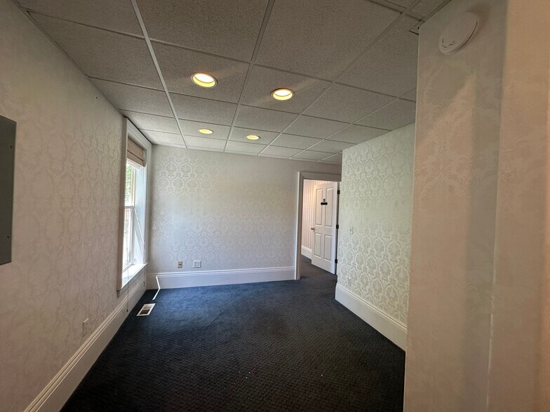 More Photos Of 550 W Musser St, Carson City Office For Lease