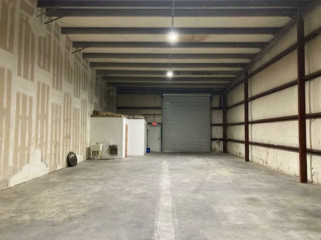 More Photos Of 3384 NE 34th ave, Wildwood Unknown For Lease