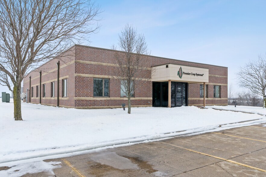 More Photos Of 2200 Gannett Ave, Des Moines Office For Sale