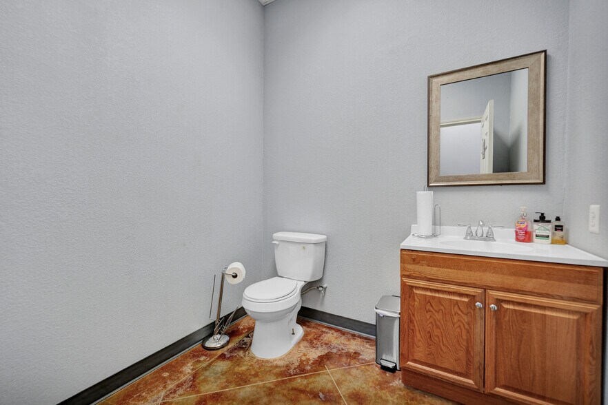 More Photos Of 8501 N FM 1788, Midland Warehouse For Sale