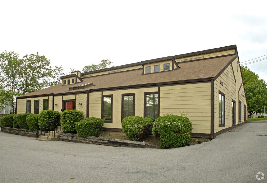 More Photos Of 9270-9272 Olive Blvd, Olivette Office For Lease