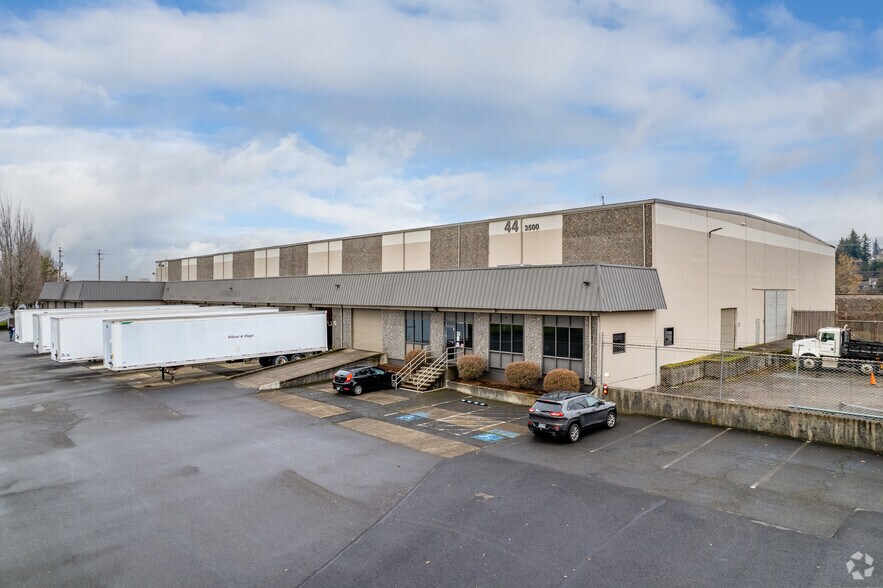 Primary Photo Of 3500 SE Columbia Way, Vancouver Warehouse For Lease