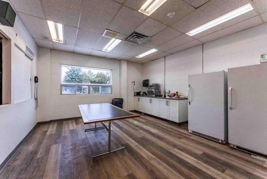 More Photos Of 500 Barrydowne Rd, Sudbury Manufacturing For Sale