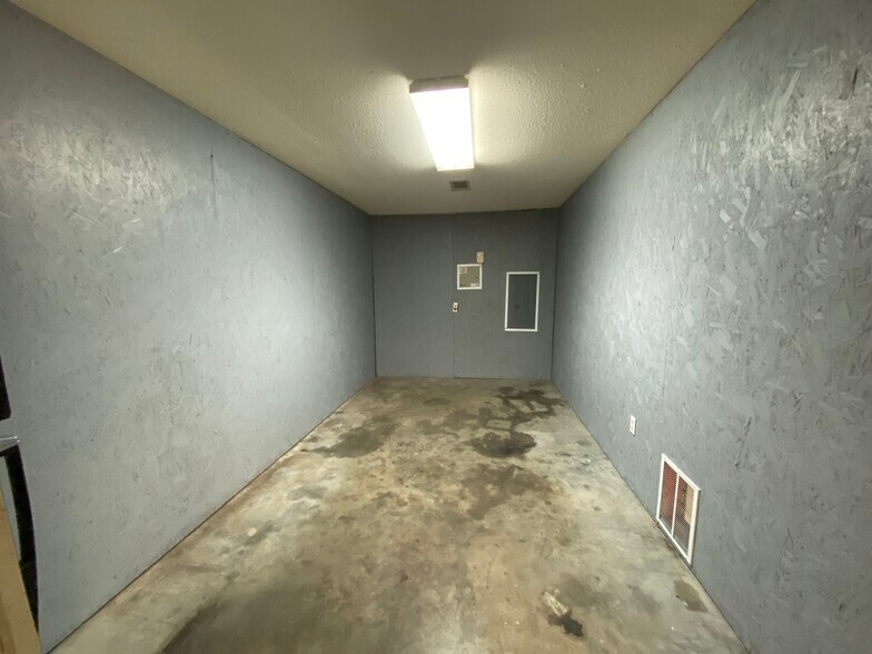 More Photos Of 4010 Main Ave, Groves Freestanding For Lease