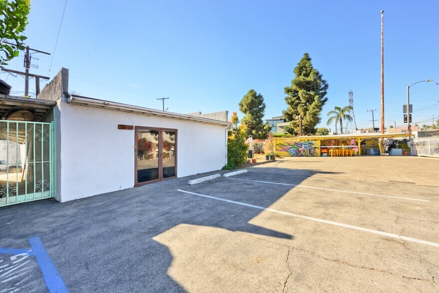 More Photos Of 5740-5754 W Adams Blvd, Los Angeles Storefront Retail Office For Sale