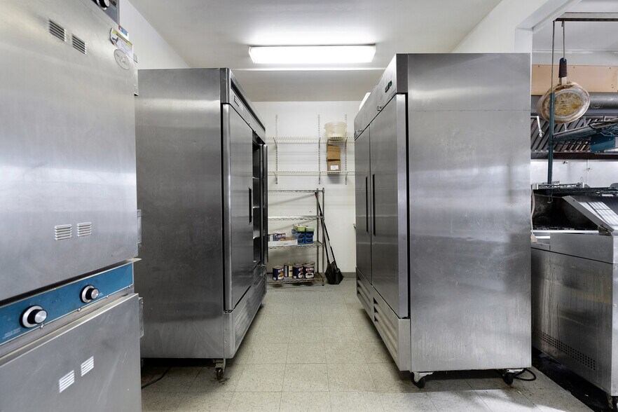 More Photos Of 13 Park Ave, Hadley Restaurant For Sale