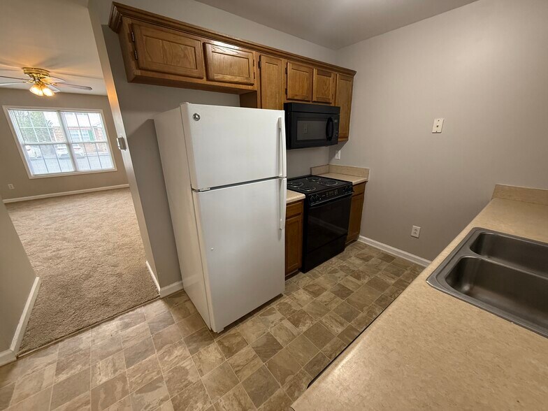 More Photos Of 1310 14th Street Dr NE, Hickory Multifamily For Sale