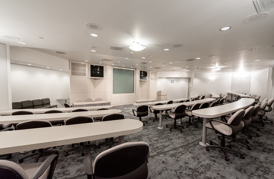 More Photos Of 4005 Technology Dr, Angleton Office For Lease