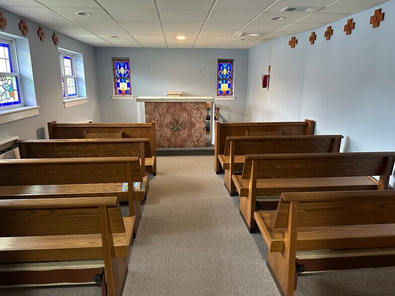 More Photos Of 37 W Haddon Ave, Oaklyn Sorority Fraternity House For Lease