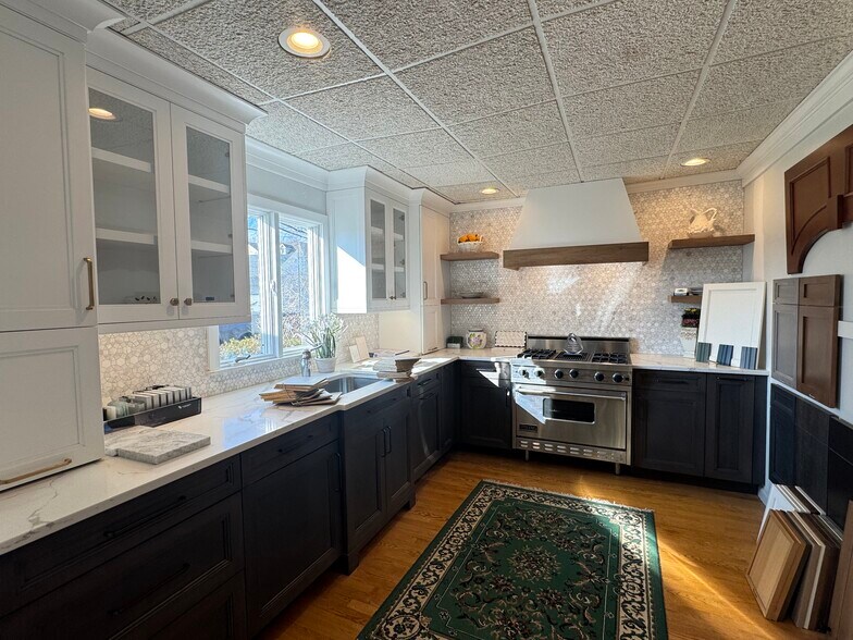 More Photos Of 126 Mount Bethel Rd, Warren Light Manufacturing For Sale