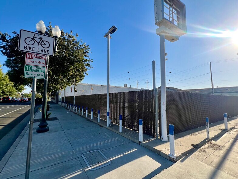 More Photos Of 1517 25th St, Bakersfield Auto Repair For Lease