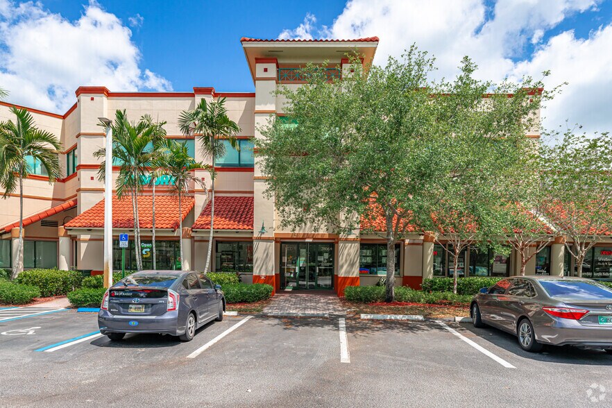 More Photos Of 2760-2818 Weston Rd, Weston Unknown For Lease