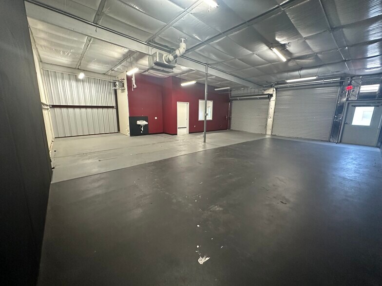 More Photos Of 1706 Dungan Ln, Austin Unknown For Lease