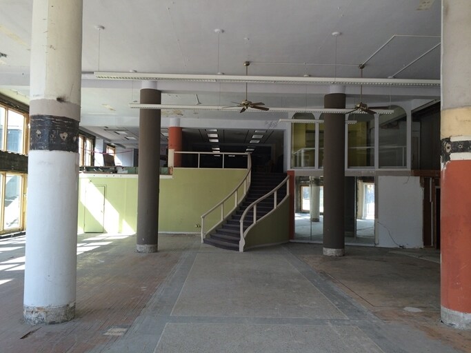 More Photos Of 201 N Main St, Decatur Office For Lease